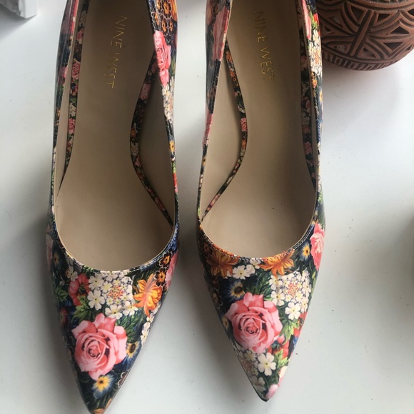 7.5 Floral Nine West 3 inch heel, Brand New - Picture 3 of 7